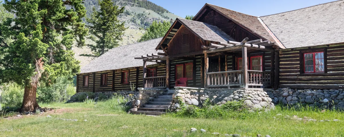 Dude Ranch & Guest Ranch Jobs (9 Open) | WildWork